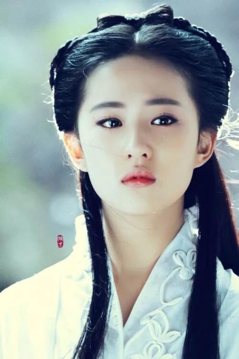 绝了!VOGUE红毯刘亦菲杨幂零交流!这无声修罗场太有戏